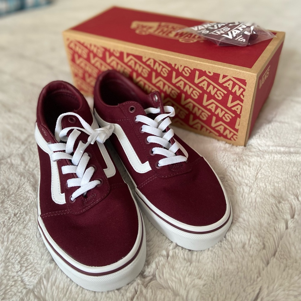 Brand new never worn woman’s Burgundy old-school lace up vans